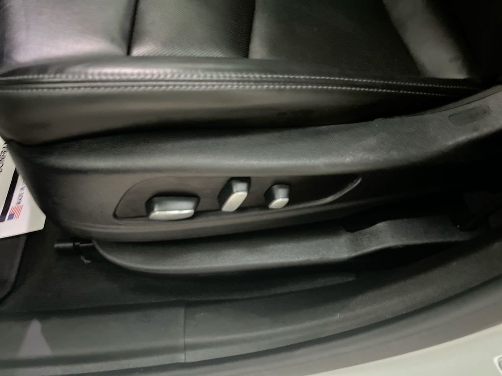 Used 2020 Silver Cadillac Sport image 16