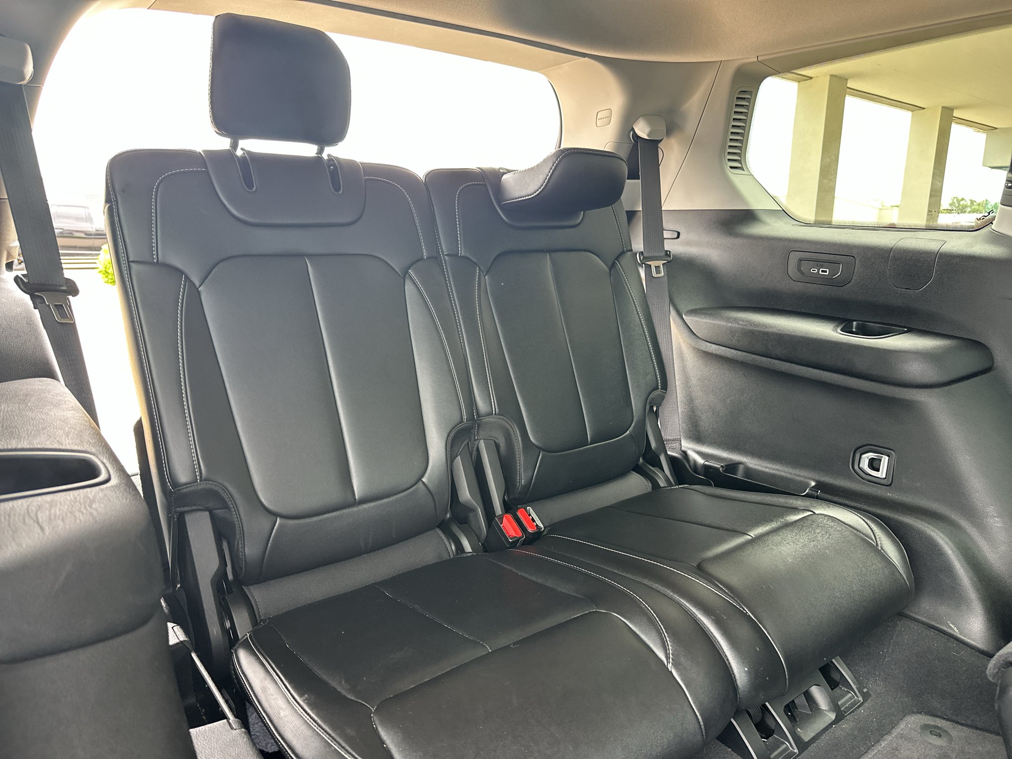 Used 2022 Diamond Black Crystal Pearlcoat Jeep Limited image 40