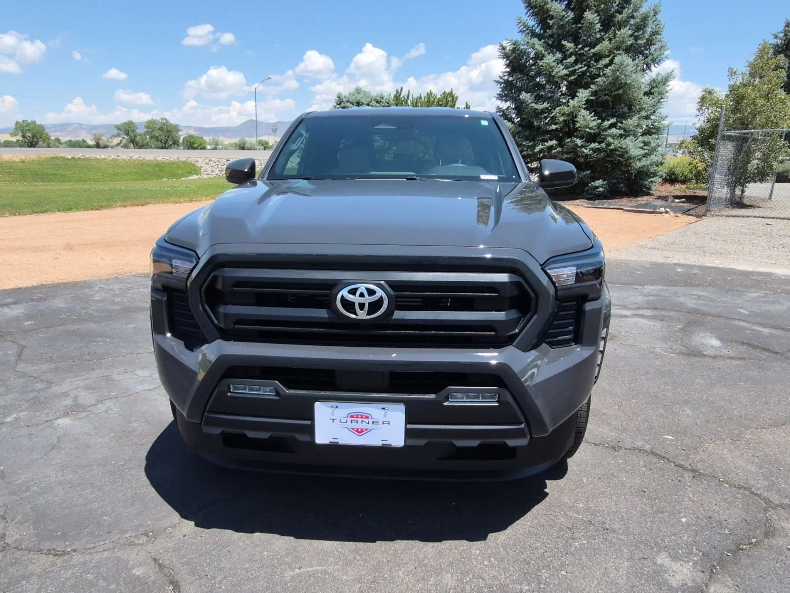 2026 Toyota Tacoma SR5 - Photo 8