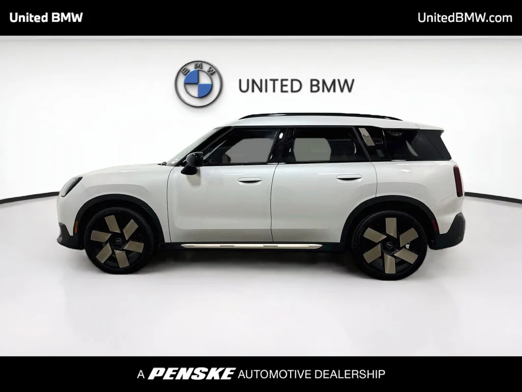 Used 2025 White Metallic MINI  image 8