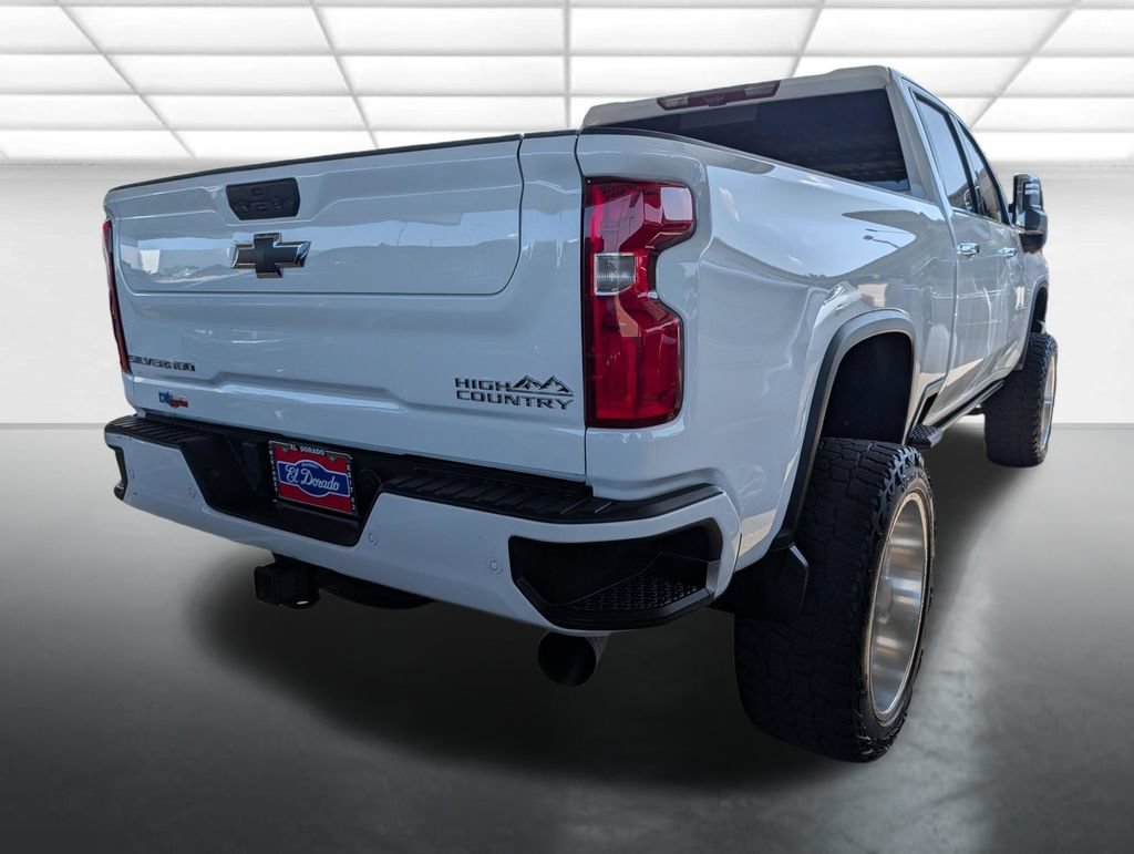 Used 2022 Summit White Chevrolet High Country image 6
