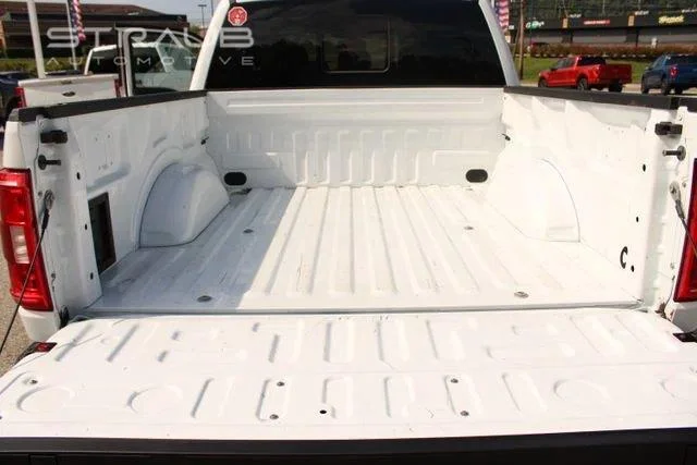 Used 2023 Oxford White Ford XLT image 11