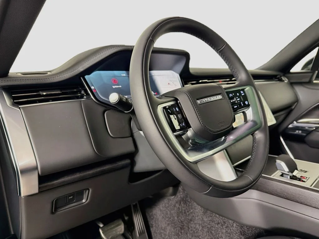 New 2026 Santorini Black Land Rover SE 7 Seats image 9