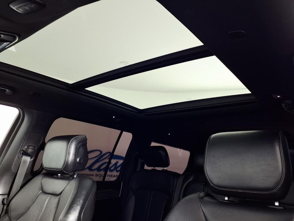 Used 2022 White Jeep Series II image 14