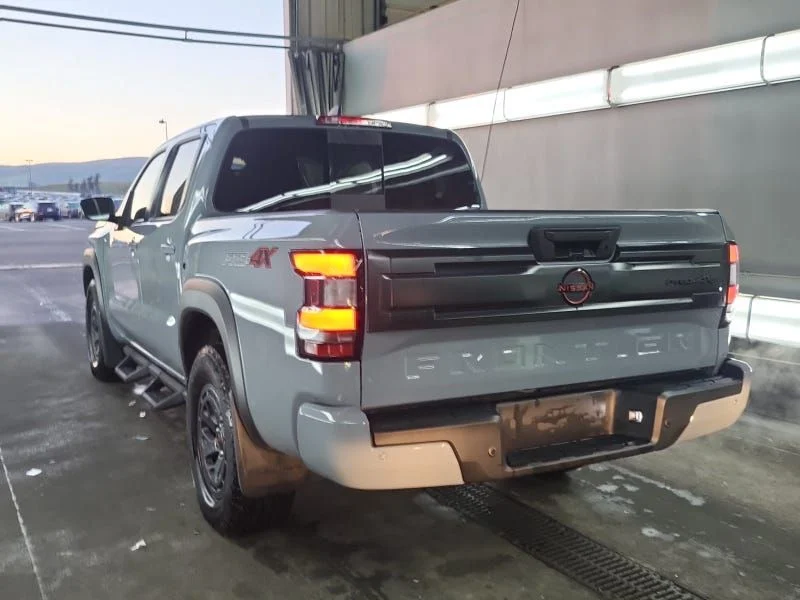 Used 2025 Boulder Gray Pearl Nissan PRO-4X image 3