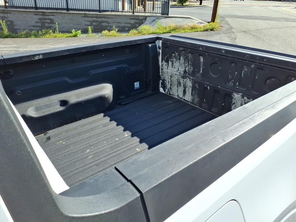 Used 2022 White Ford XL image 14