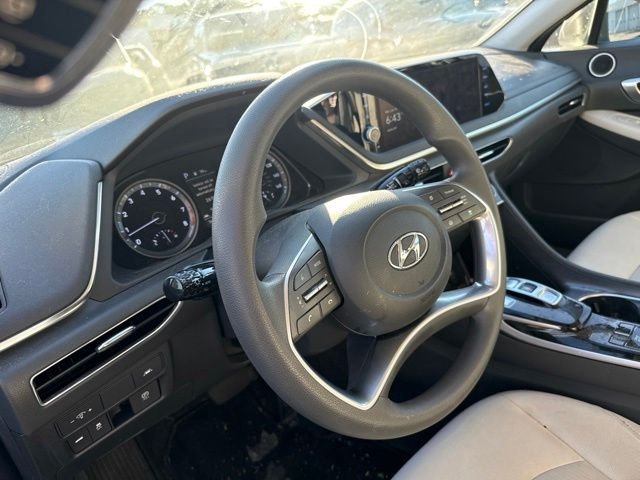 Used 2023 Gray Hyundai SEL image 10