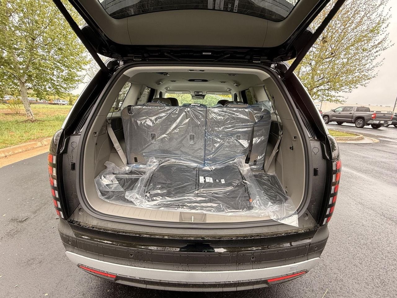 New 2026 Abyss Black Pearl Hyundai SE AWD image 15