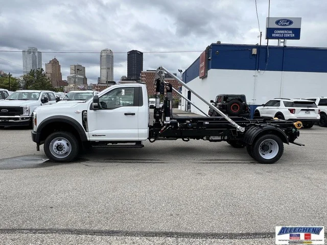 2024 Ford Super Duty F-550 DRW XL