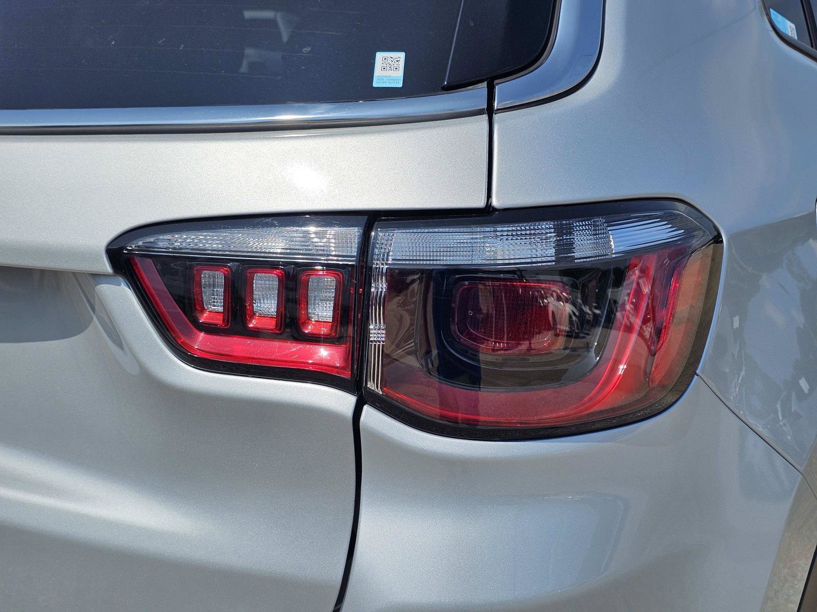 2025 Jeep Compass Limited - Photo 9