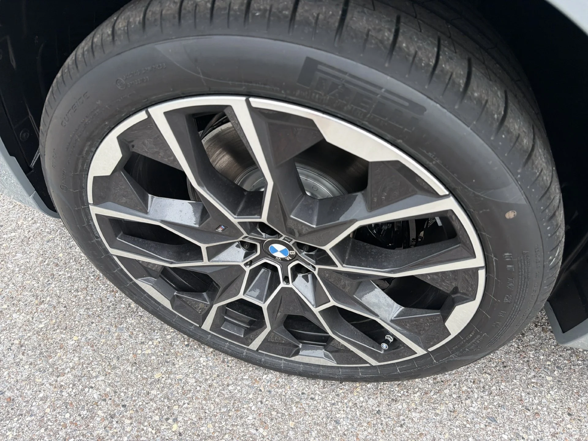 New 2027 Gray BMW xDrive40i image 10