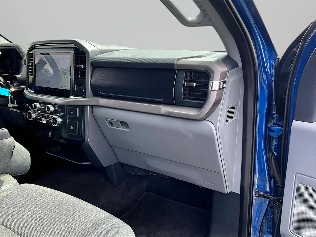 Used 2025 Blue Ford XLT image 24