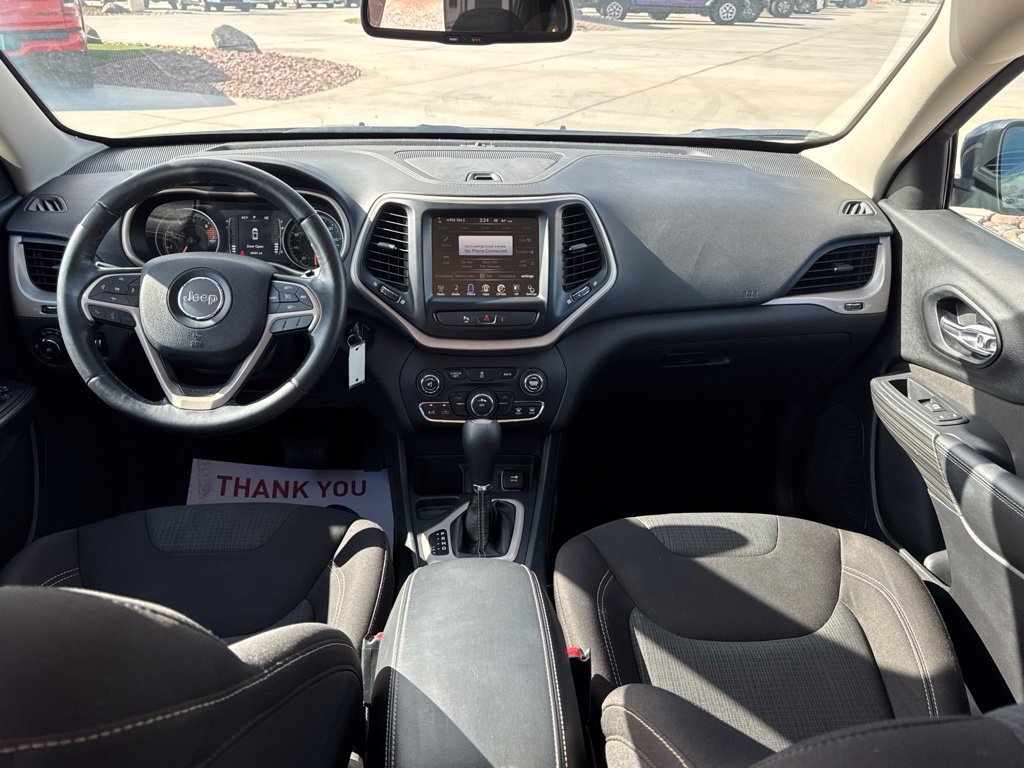 Used 2016 Blue Jeep Latitude image 12