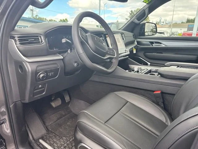 New 2026 Baltic Gray Metallic Clearcoat Jeep Upland image 20