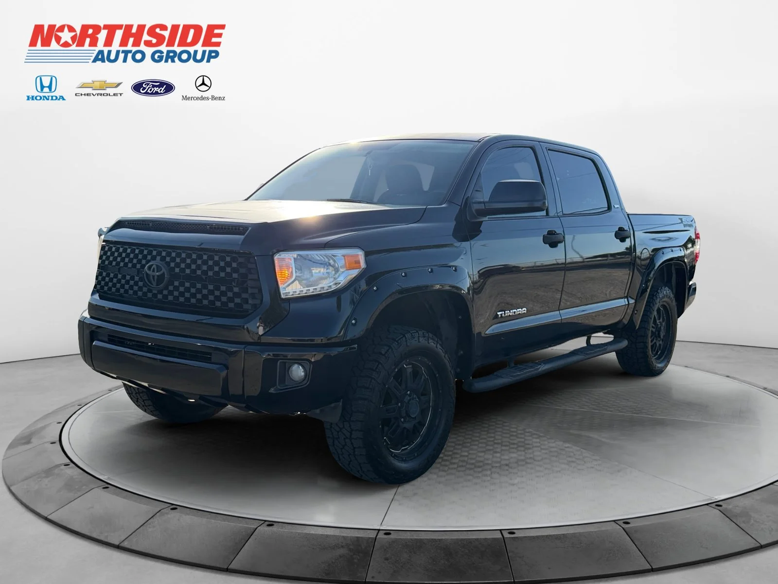 Used 2016 Black Toyota SR5 image 3