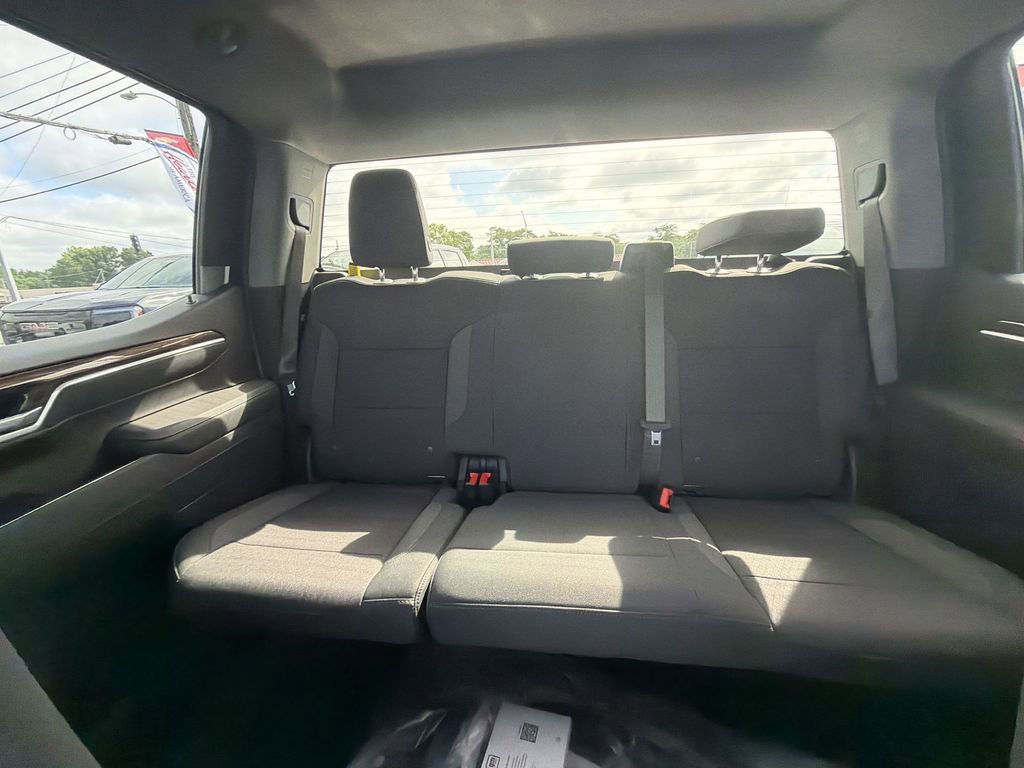 New 2026 Sterling Gray Metallic Chevrolet LT (2FL) image 28
