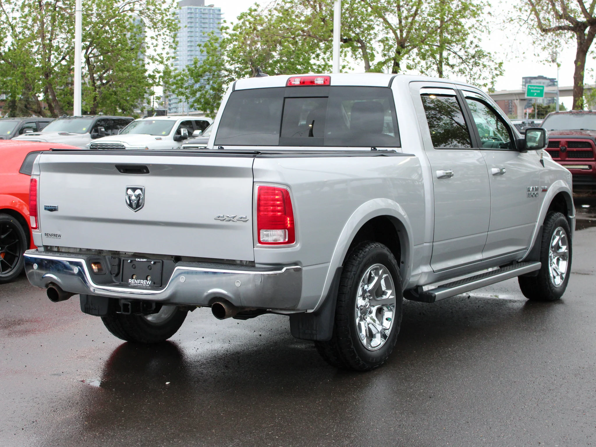 Used 2018 Silver RAM Laramie * HEMI V8 | 3M PPF | Alpine | Apple CarPlay | Tonneau Cover | Sunroof | Heated Seats image 15