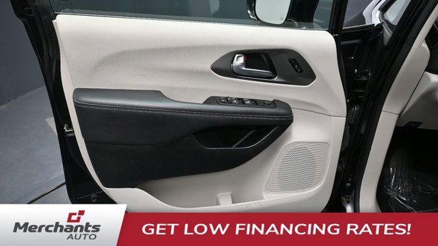 Used 2024 Black Chrysler Touring L image 15