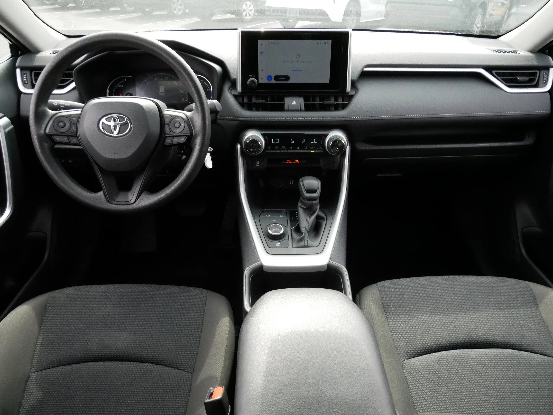 2025 Toyota RAV4 LE - Photo 10