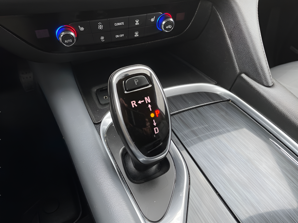 Used 2020 Blue Buick Essence image 20