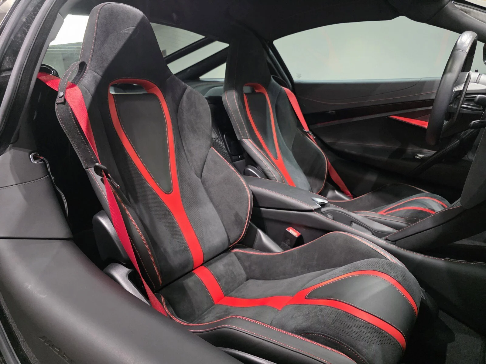 Used 2022 Onyx Black McLaren Performance Coupe image 18