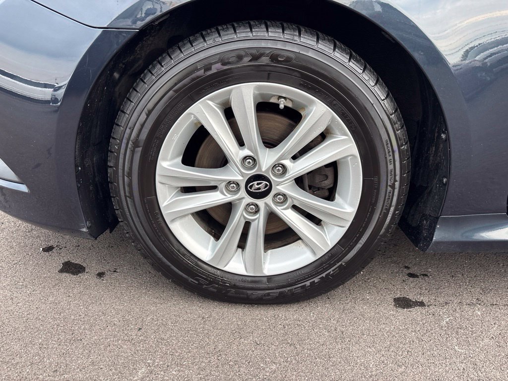 Used 2014 Blue Hyundai GLS image 10