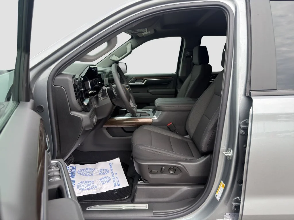 New 2026 Sterling Gray Metallic Chevrolet LT image 9