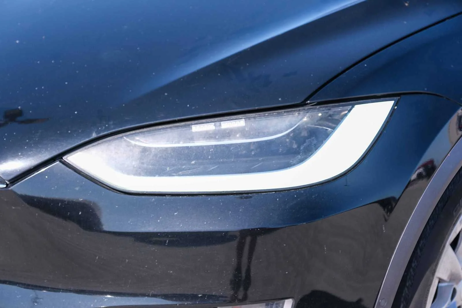 Used 2018  Tesla  image 12