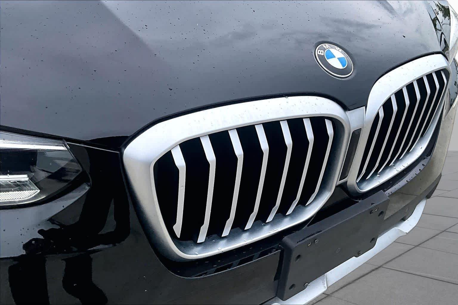 Used 2024 Jet Black BMW sDrive30i image 28