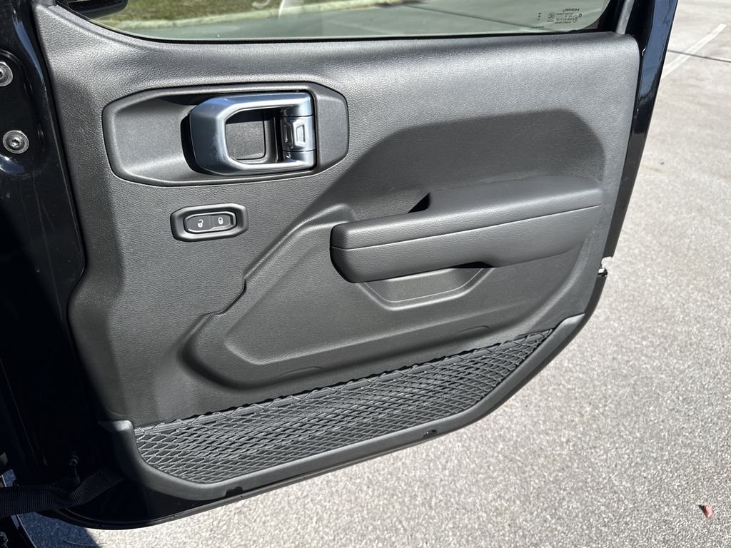 New 2026 Black Clear-Coat Exterior Paint Jeep Sport S image 36