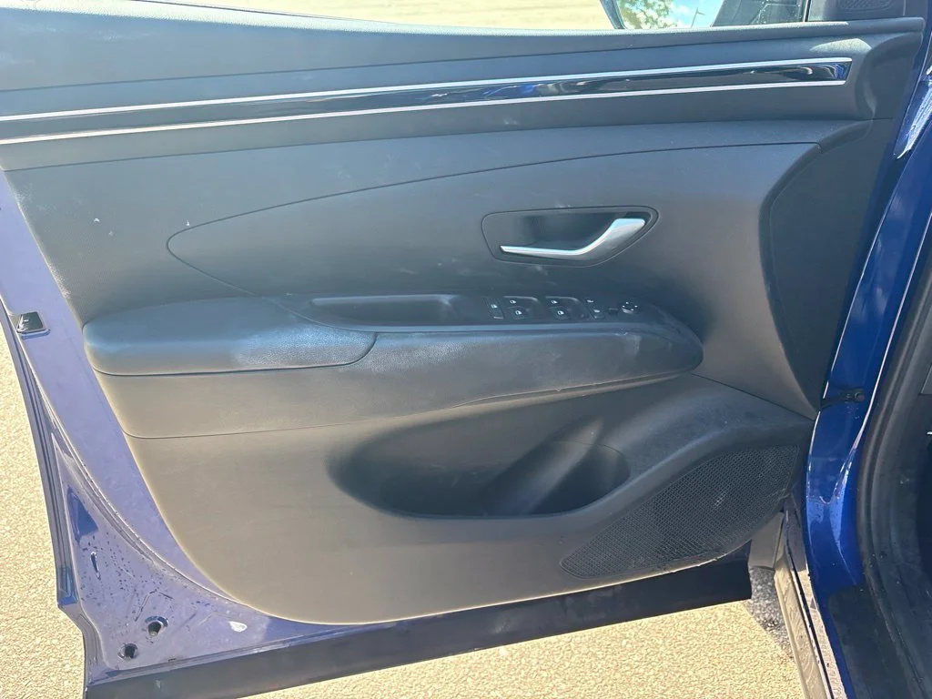 Used 2023 Blue Hyundai SE image 9
