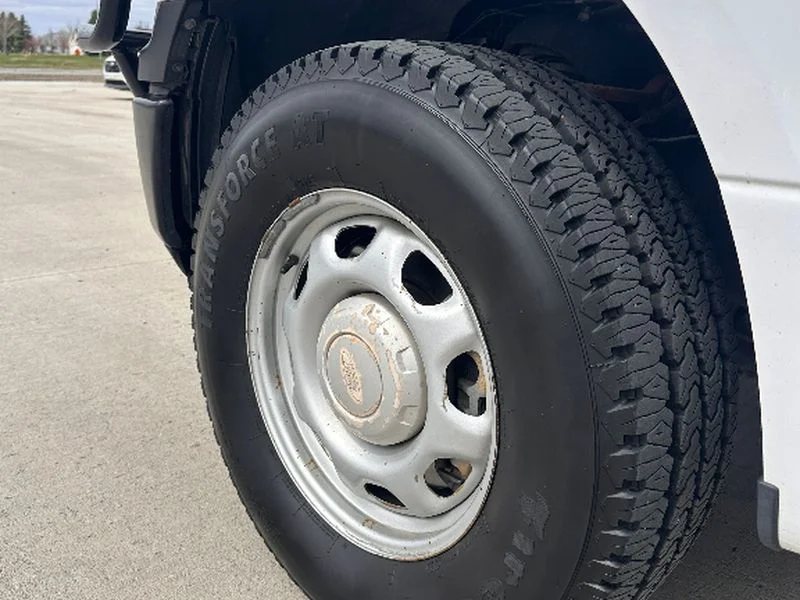 Used 2019 OXFORD WHITE Ford XL image 9