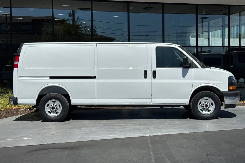 2025 GMC Savana Cargo Work Van - Photo 3