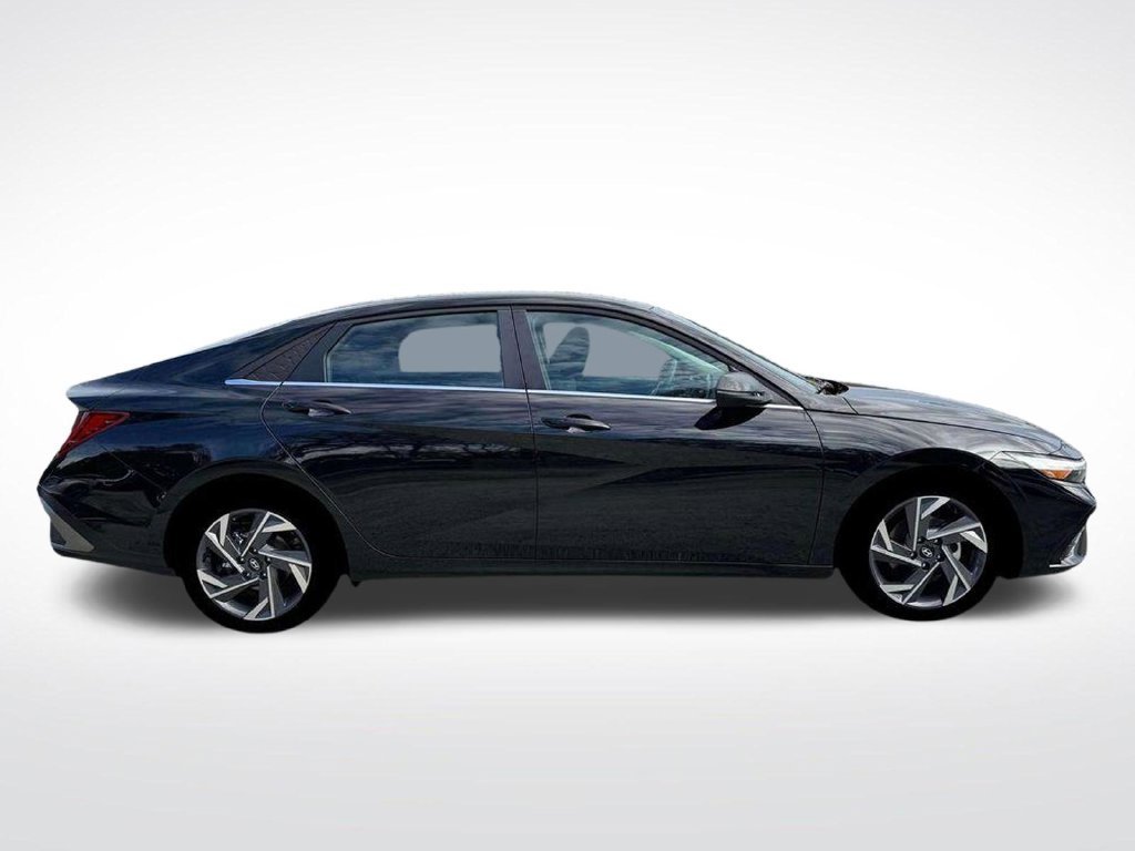 New 2026 Black Hyundai Limited image 28