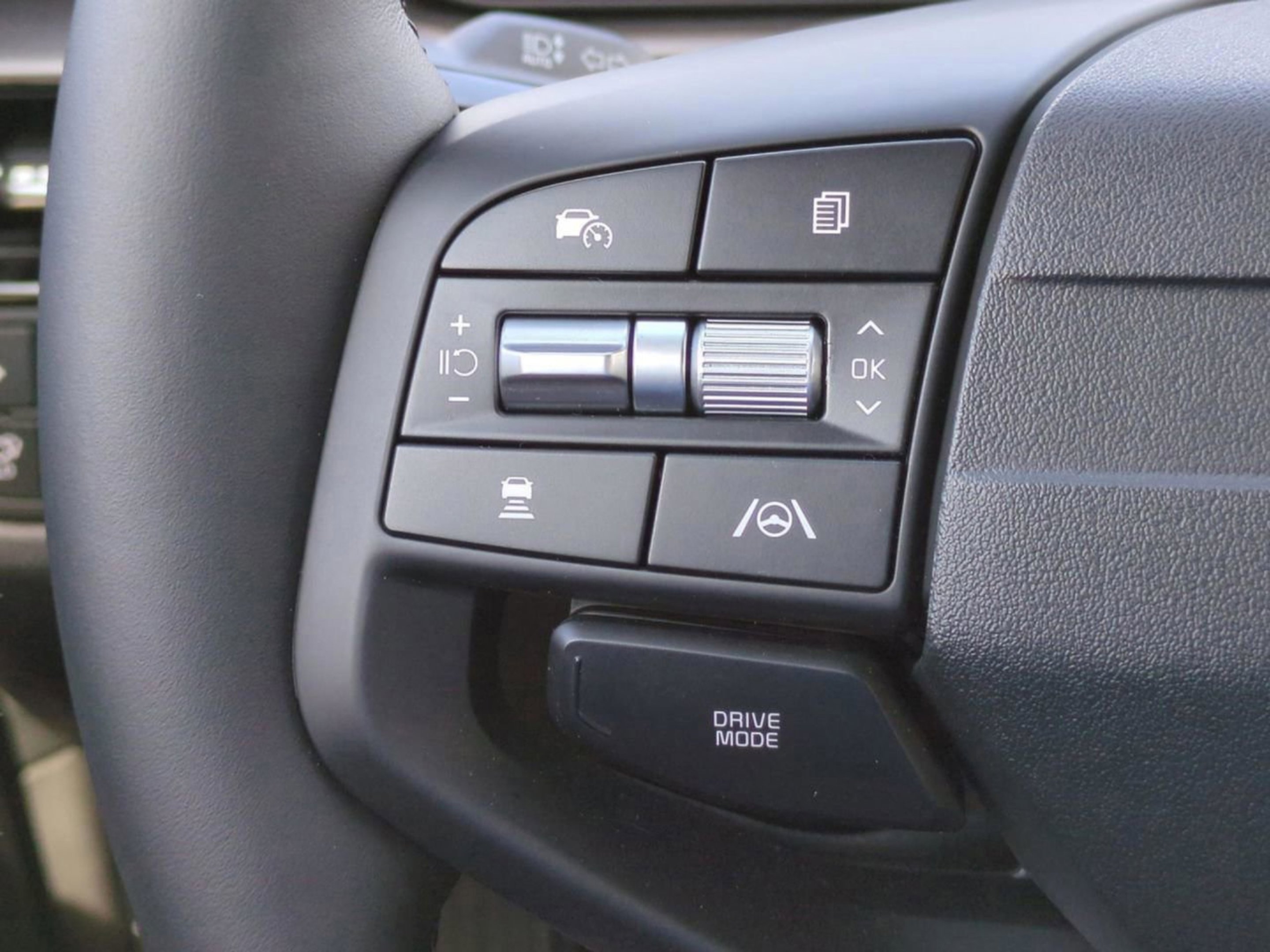 New 2026 Glacial White Pearl Kia EX image 30