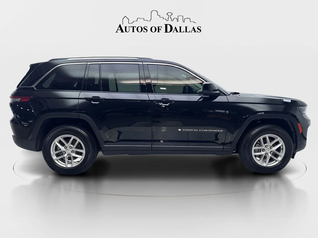 Used 2024 Black Jeep Laredo image 10