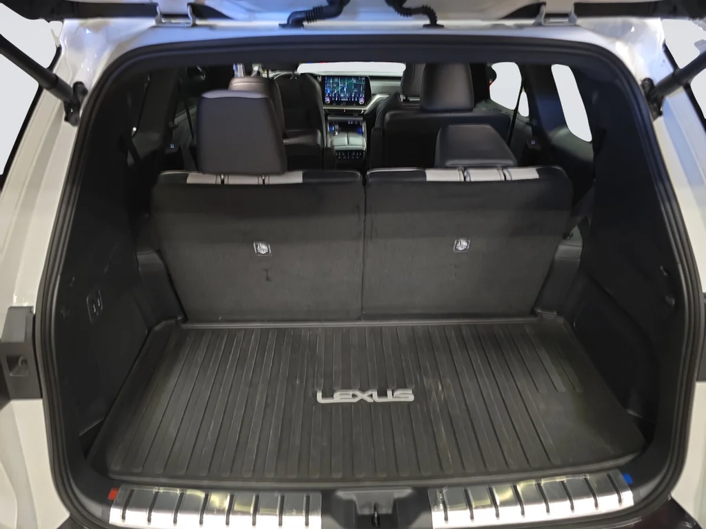 Used 2025 Beige Lexus 500h F SPORT Premium image 19