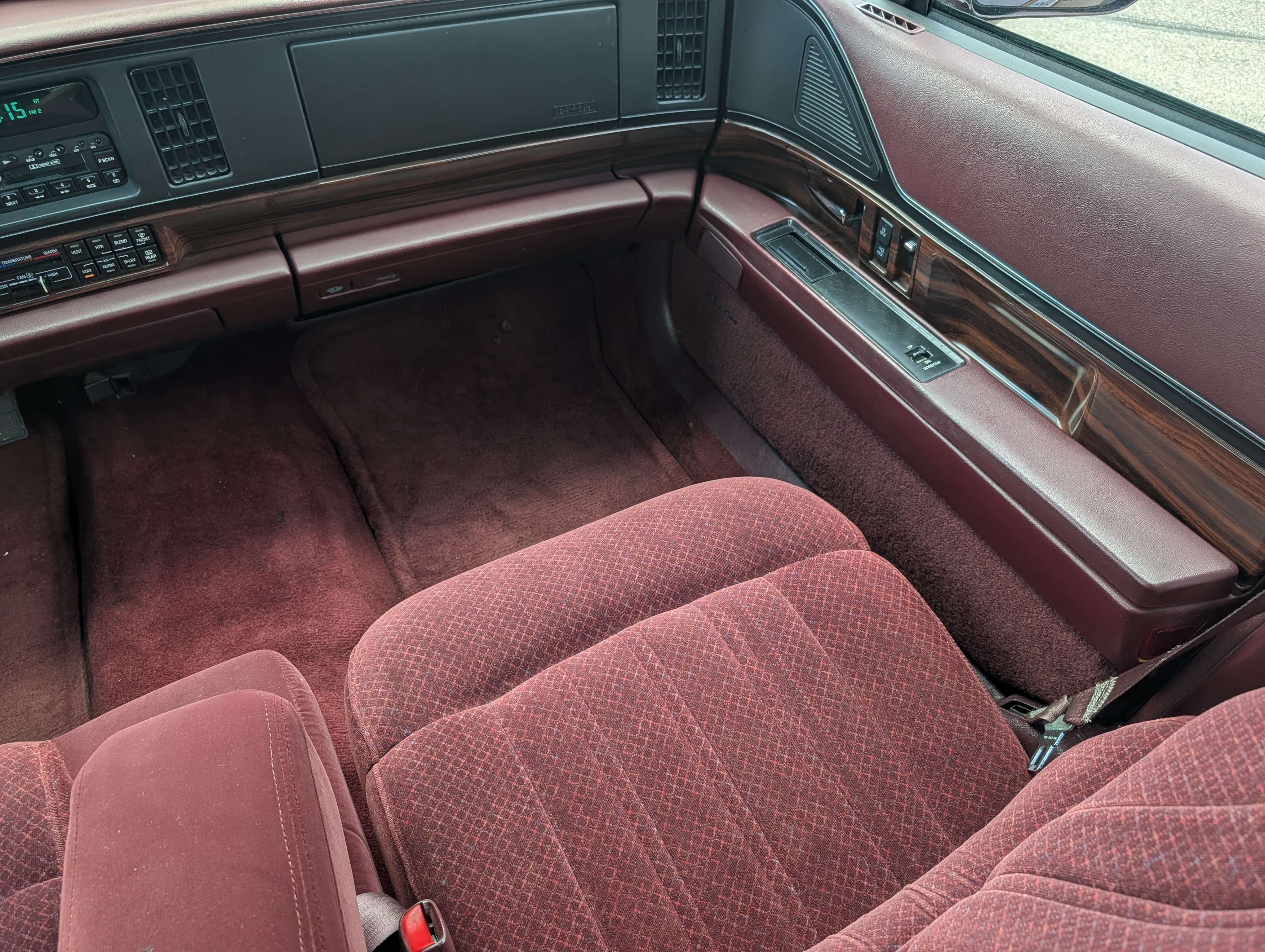 Used 1997 Brown Buick Custom image 11