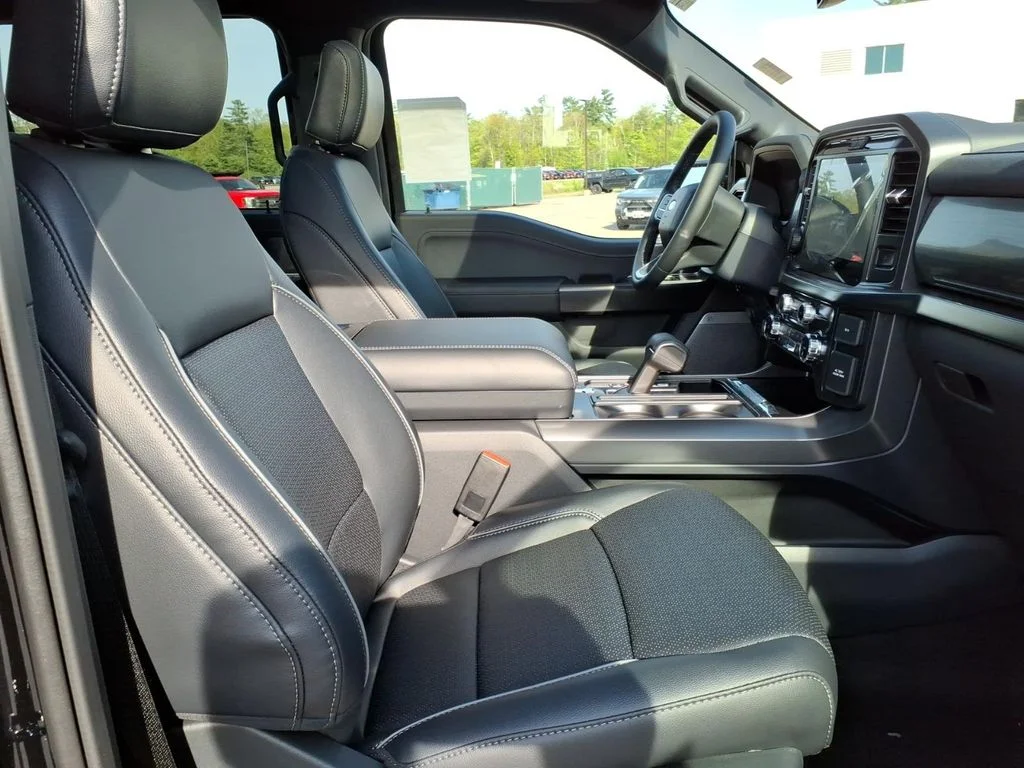 New 2026 Agate Black Metallic Ford Lariat image 11
