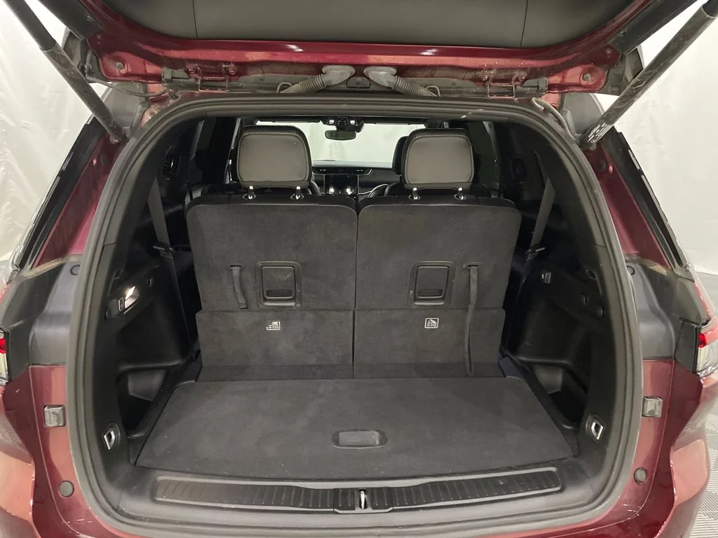 Used 2024 Velvet Red Pearlcoat Jeep Altitude X image 8