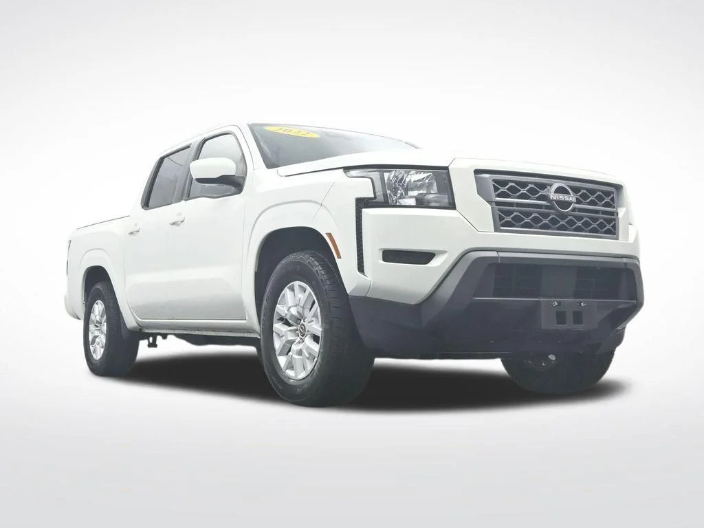 Used 2022 White Nissan SV image 32