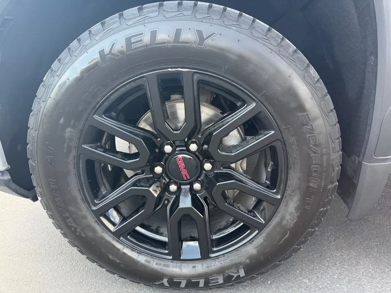Used 2024 Sterling Metallic GMC Elevation image 40