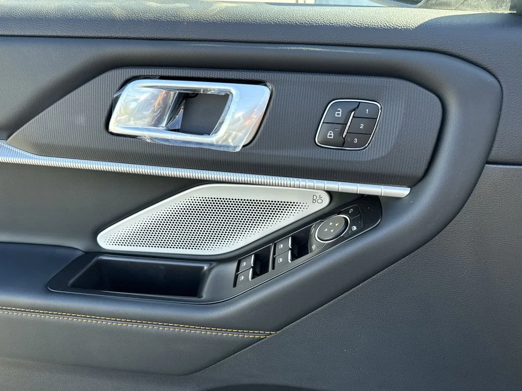 New 2026 White Ford Tremor image 24