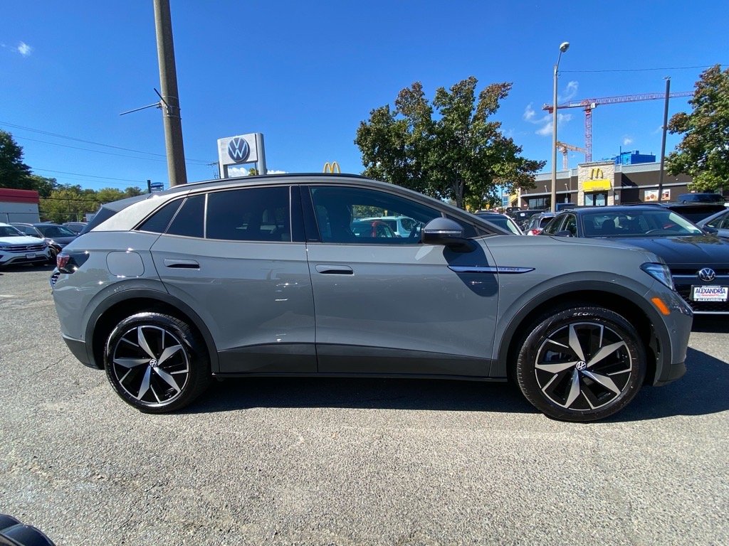 Used 2023 Volkswagen ID.4 PRO S with VIN 1V2WNPE80PC038659 for sale in Alexandria, VA