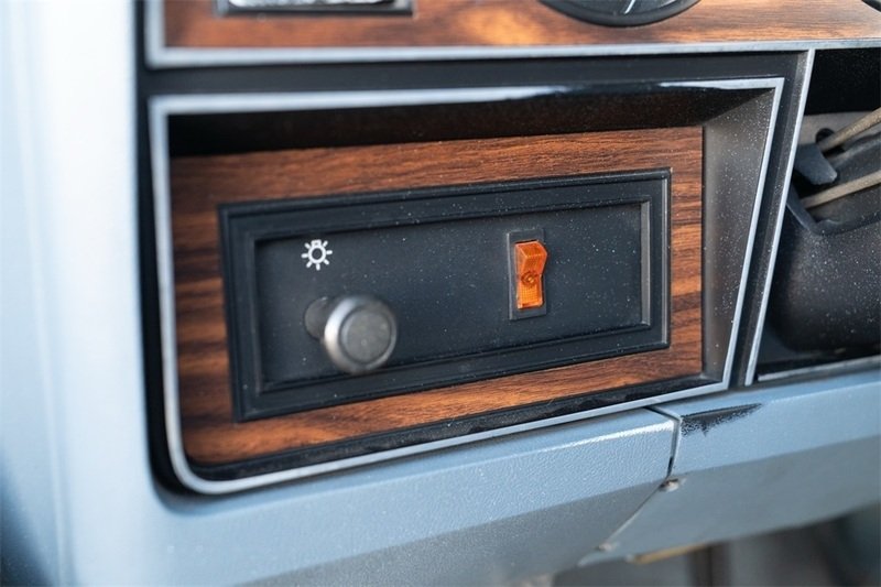 1988 Dodge Ramcharger - Photo 25