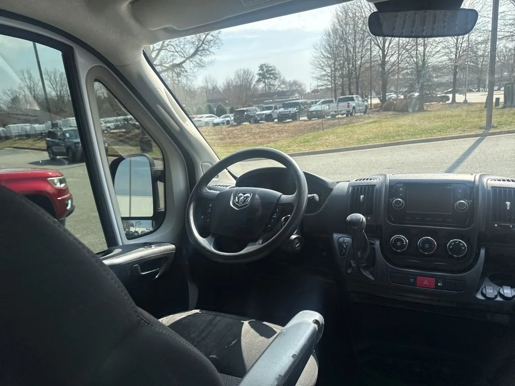Used 2019 White Ram Base image 12