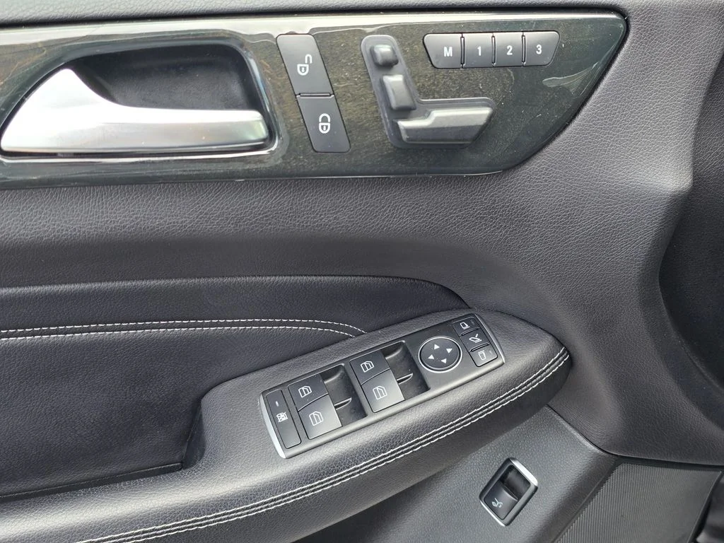 Used 2015  Mercedes-Benz ML 250 image 33