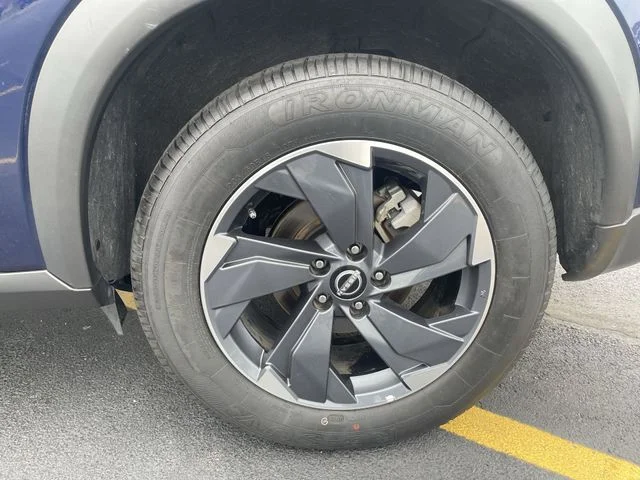 2025 Nissan Rogue SV - Photo 30