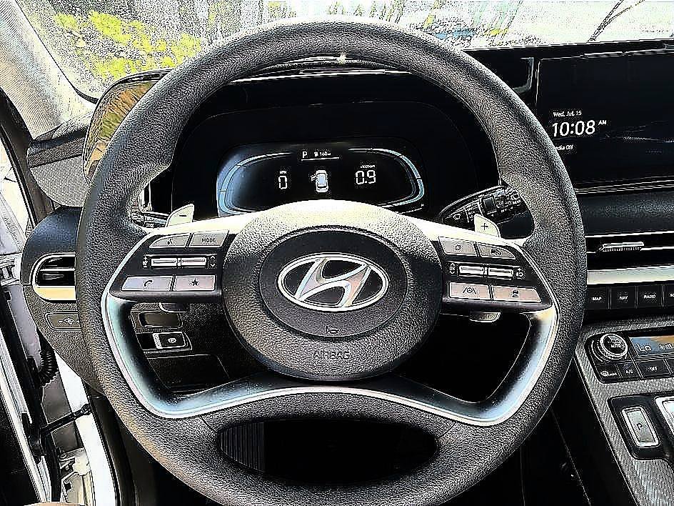 Used 2025 Hyper White Hyundai SE image 13