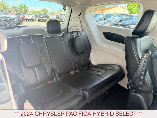 Used 2024 Black Chrysler Select image 11